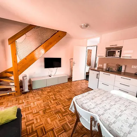 Mad House 1, Terme Catez Semesterbostad Catez ob Savi