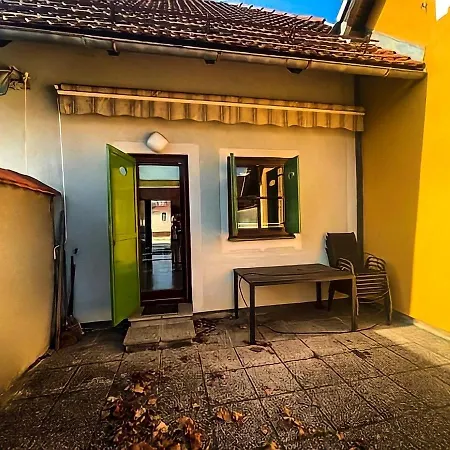 Semesterbostad Mad House 1, Terme Catez