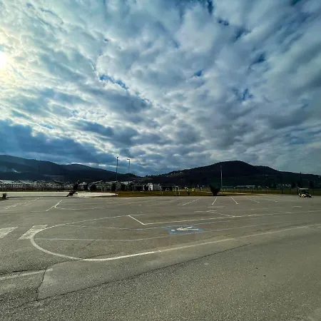 Mad House 1, Terme Catez *