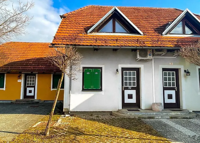 Mad House 1, Terme Catez