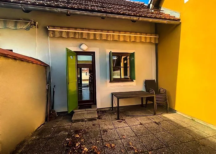 Nyaraló Mad House 1, Terme Catez