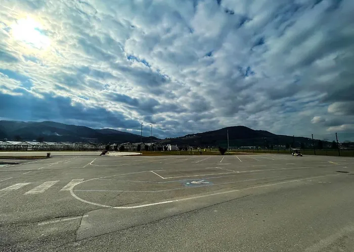 Mad House 1, Terme Catez *